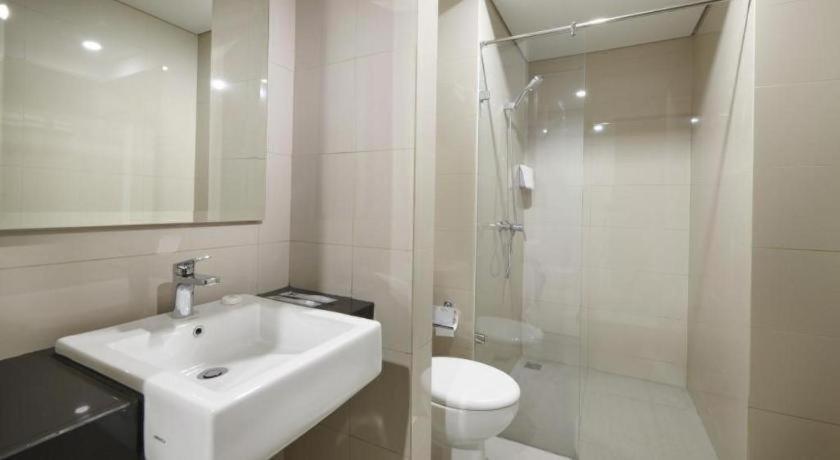 Hi Hotel Senen Jakarta Luaran gambar