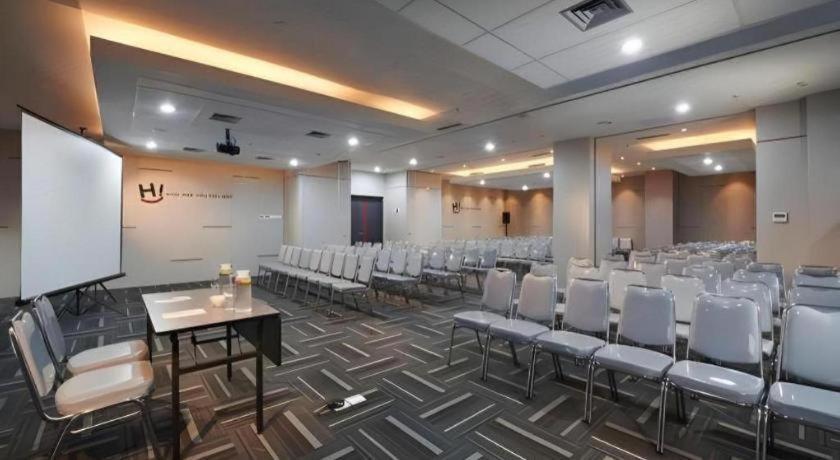 Hi Hotel Senen Jakarta Luaran gambar